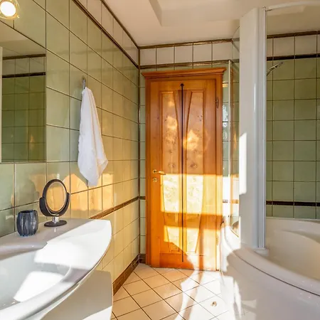 Apartma Apolon I דירה